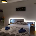 公寓 Dinamo Evoo *